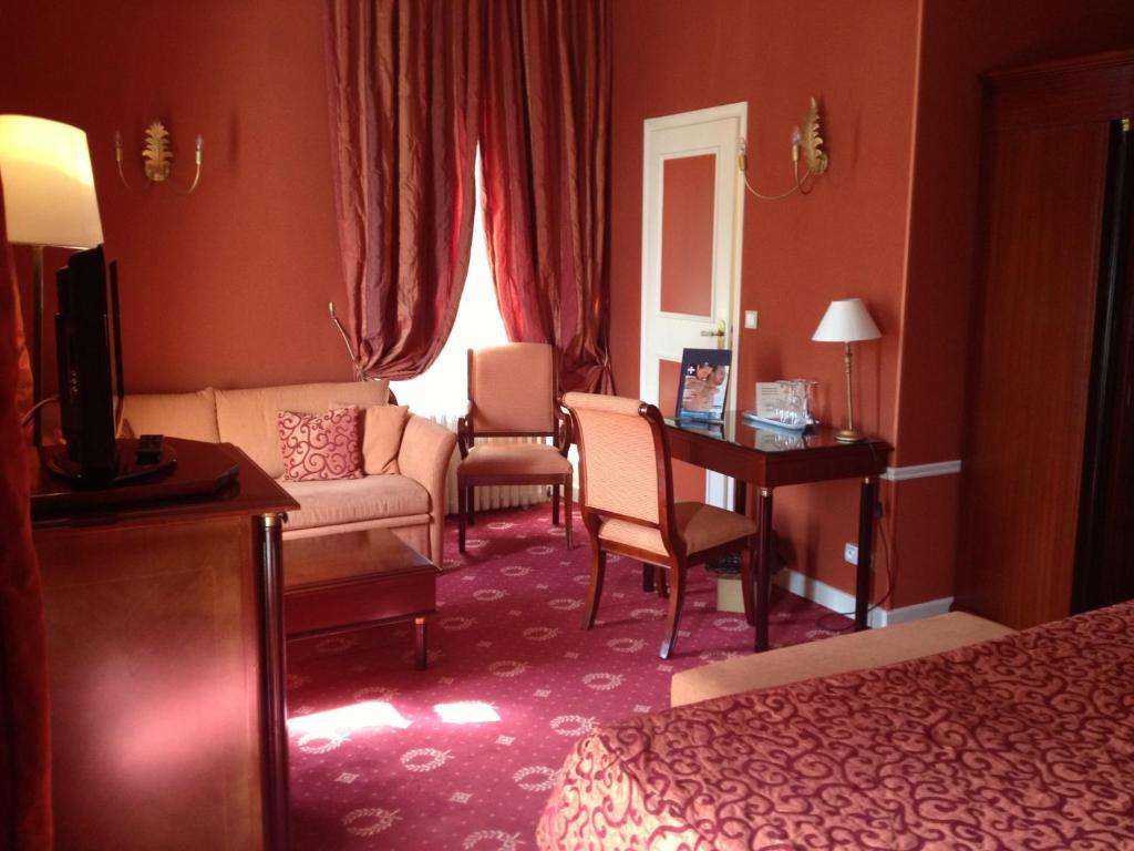 Hotel Les Marechaux Auxerre Ruang foto