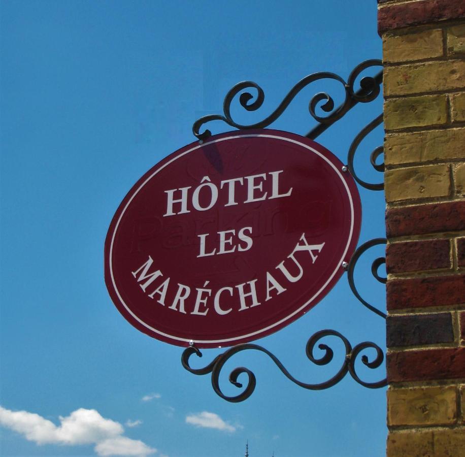 Hotel Les Marechaux Auxerre Bagian luar foto